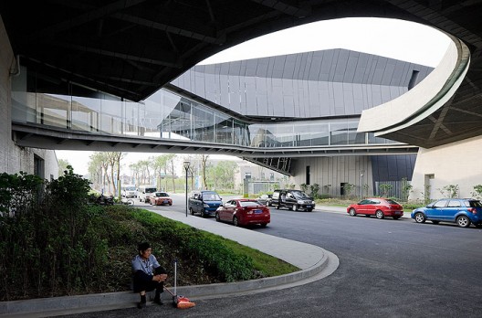 Giant Interactive Group Corporate Headquarters / Morphosis Architects