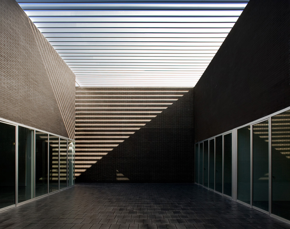 Training Center of Town Hall in Sevilla / sol89