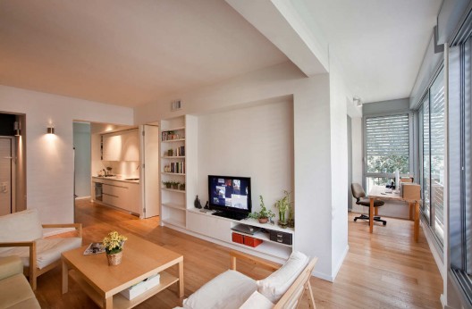 Tel Aviv Apartment / SFARO