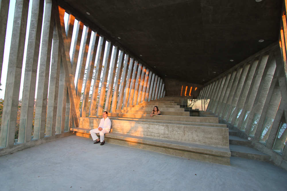 Sunset Chapel / BNKR Arquitectura © Esteban Suárez Sunset Chapel / BNKR Arquitectura © Esteban Suárez