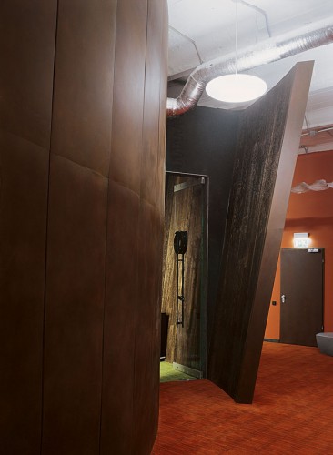 “EUROKOMMERZ” Workspace Company / Artem Slizunov, Vladimir Kuzmin
