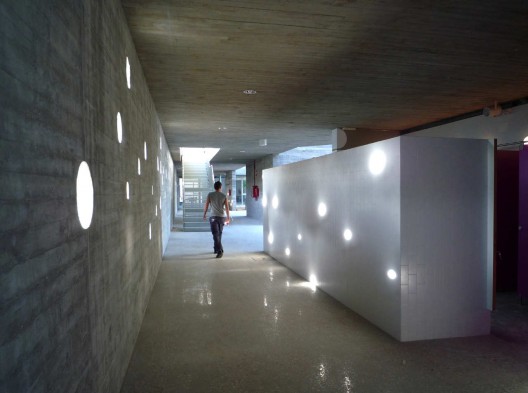 Rafal Secondary School / Grupo Aranea