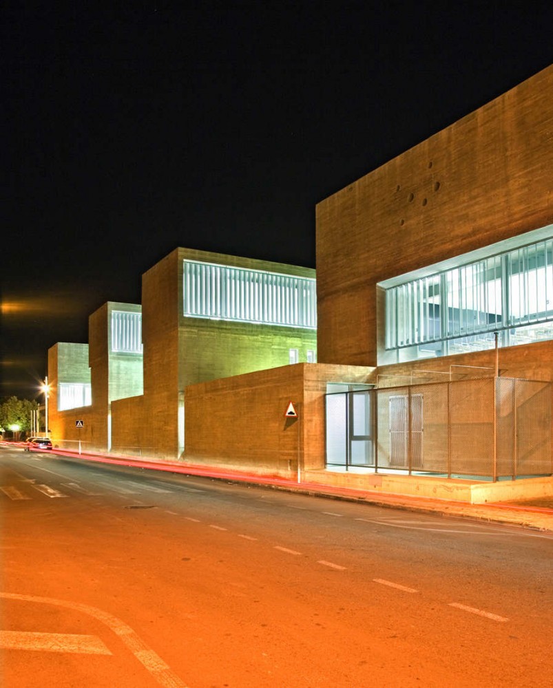 Rafal Secondary School / Grupo Aranea