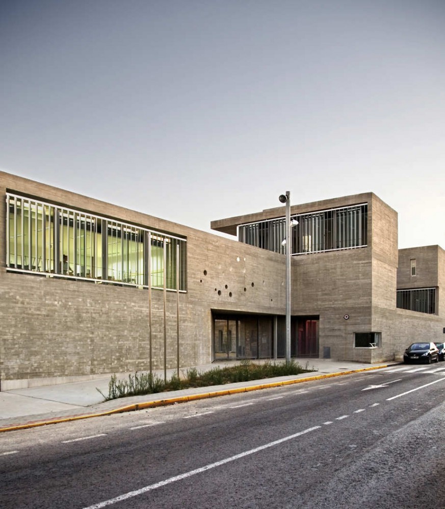 Rafal Secondary School / Grupo Aranea