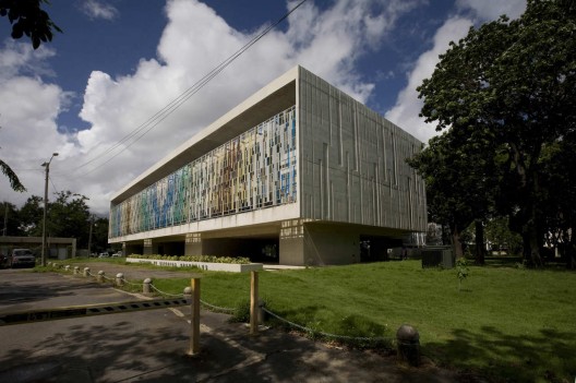 University Of Puerto Rico General Studies Building / Toro Ferrer Arquitectos