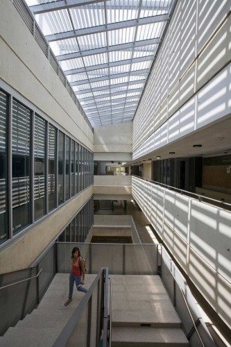 University Of Puerto Rico General Studies Building / Toro Ferrer Arquitectos
