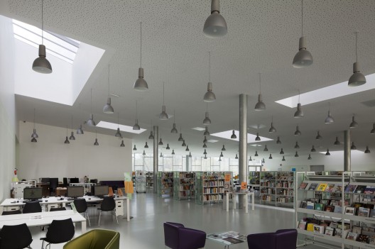 Media Library and Cultural Centre / Barbotin + Gresham Architects