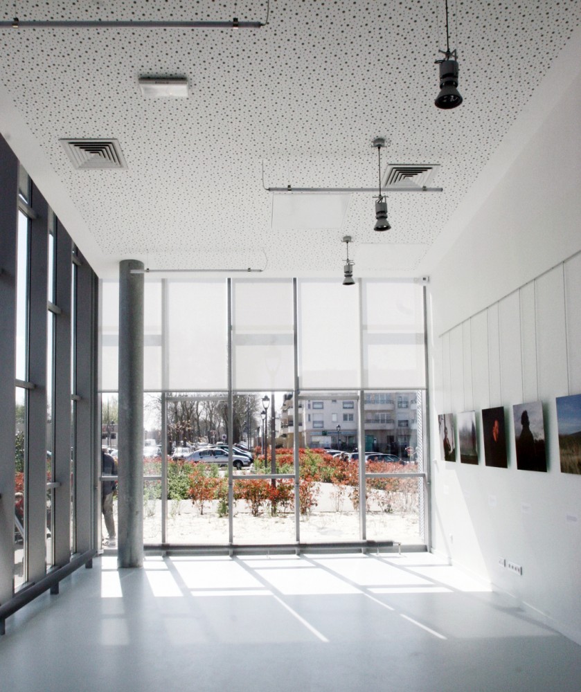 Media Library and Cultural Centre / Barbotin + Gresham Architects