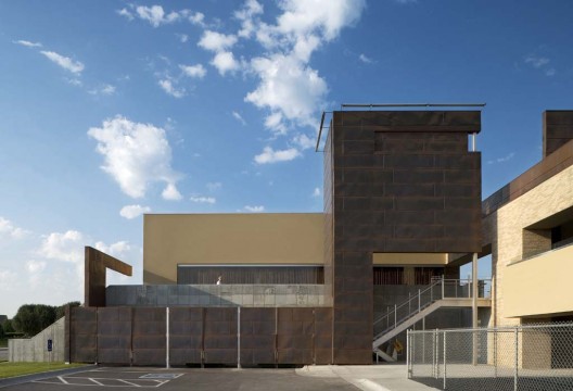 Village Pointe East / Randy Brown Architects