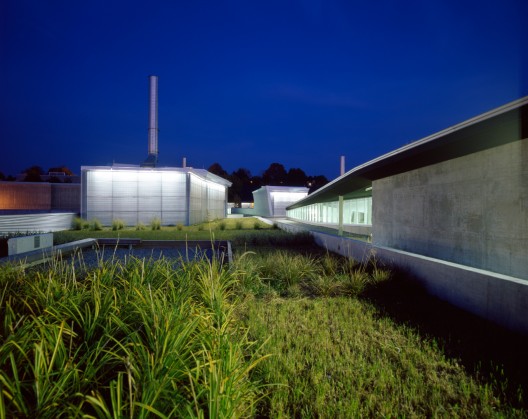 Trent University Chemical Sciences Building / Teeple Architects