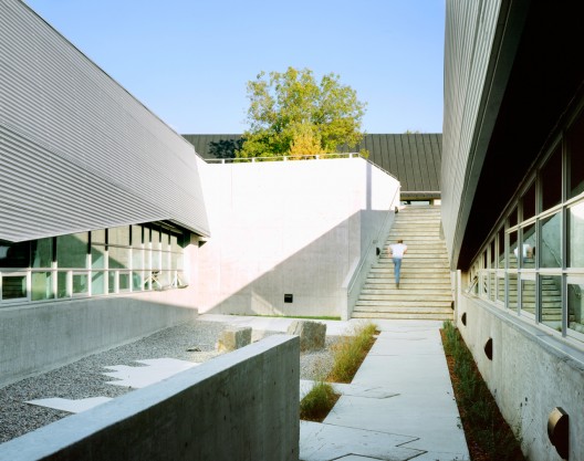 Trent University Chemical Sciences Building / Teeple Architects