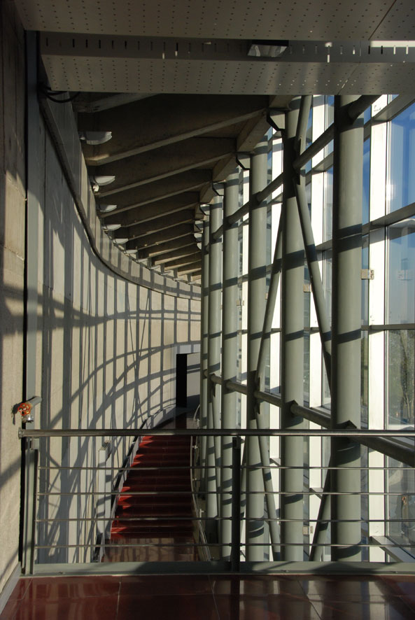 Mellat Park Cineplex / Fluid Motion Architects