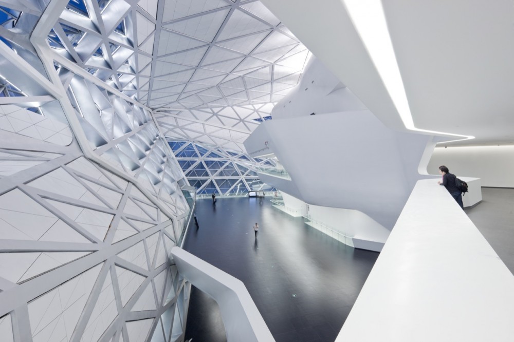 Guangzhou Opera House / Zaha Hadid Architects