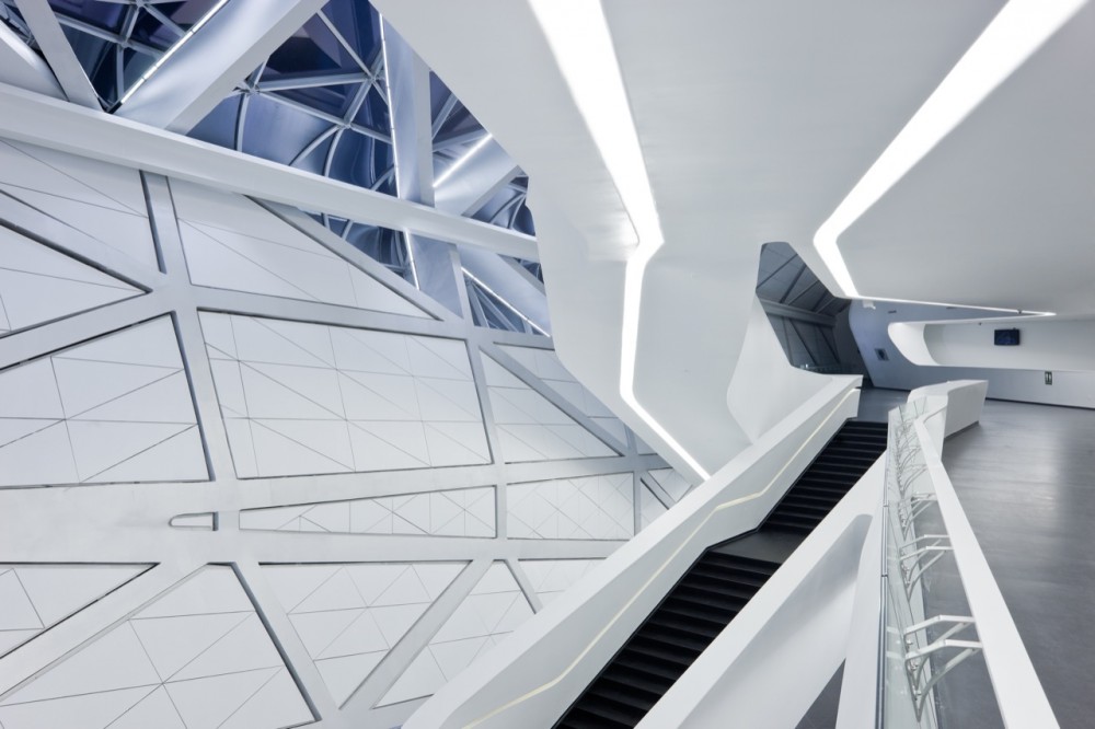 Guangzhou Opera House / Zaha Hadid Architects