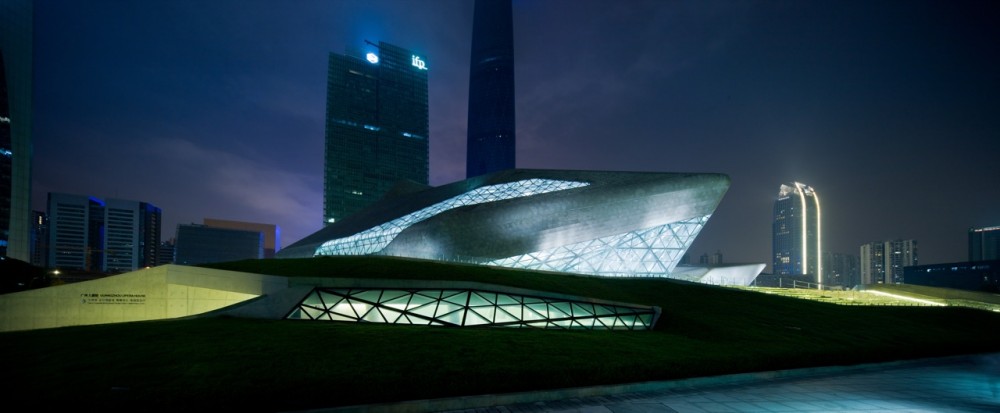 Guangzhou Opera House / Zaha Hadid Architects
