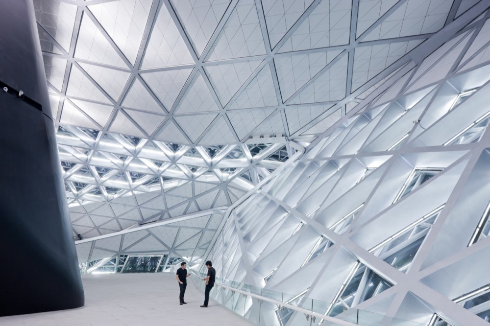 Guangzhou Opera House / Zaha Hadid Architects