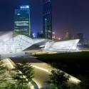 Guangzhou Opera House - Zaha Hadid Architects Guangzhou Opera House - Zaha Hadid Architects © Iwan Baan