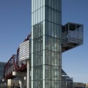 Freight House Pedestrian Bridge / BNIM Freight House Pedestrian Bridge / BNIM © Assassi