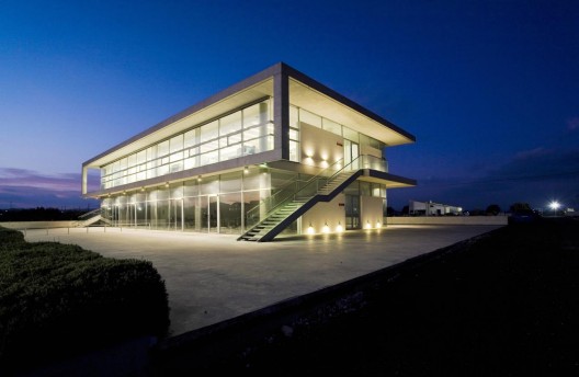 Office In Ragusa / Architrend Architecture