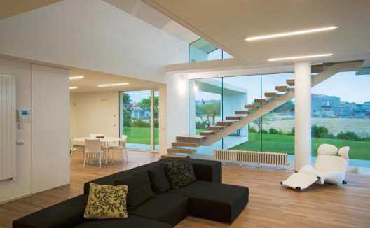 Villa T / Architrend Architecture