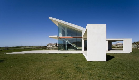 Villa T / Architrend Architecture