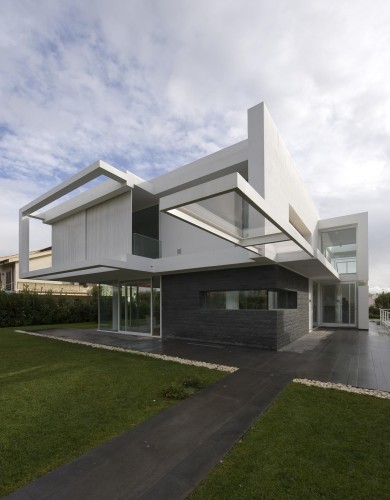 Villa PM / Architrend Architecture