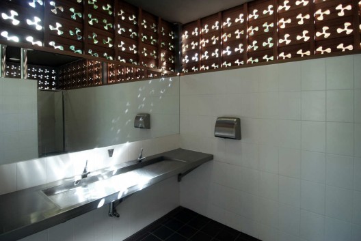 Flower Power / Lacoste + Stevenson Architects