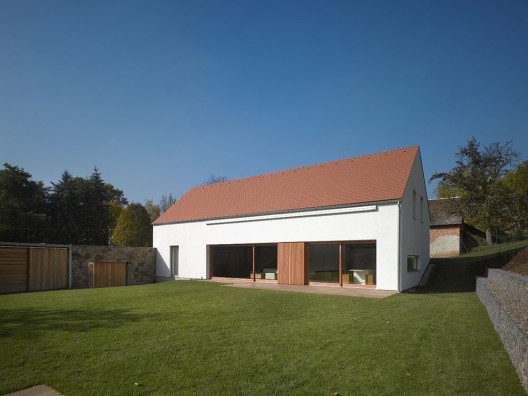 Family House in Malá Lhota / JRA . Jarousek.Rochová.architekti