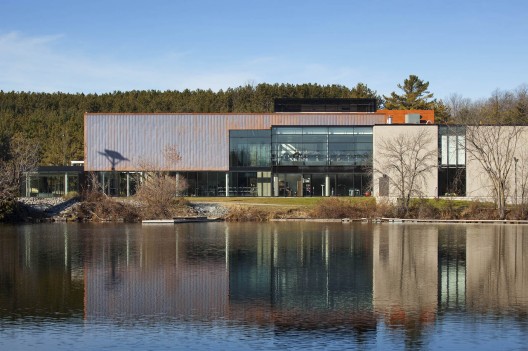 Trent Community Sport and Recreation Centre / Perkins + Will