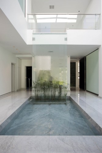 Carrara House / Andres Remy Arquitectos
