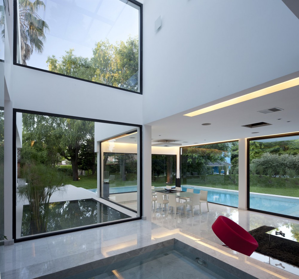 Carrara House / Andres Remy Arquitectos