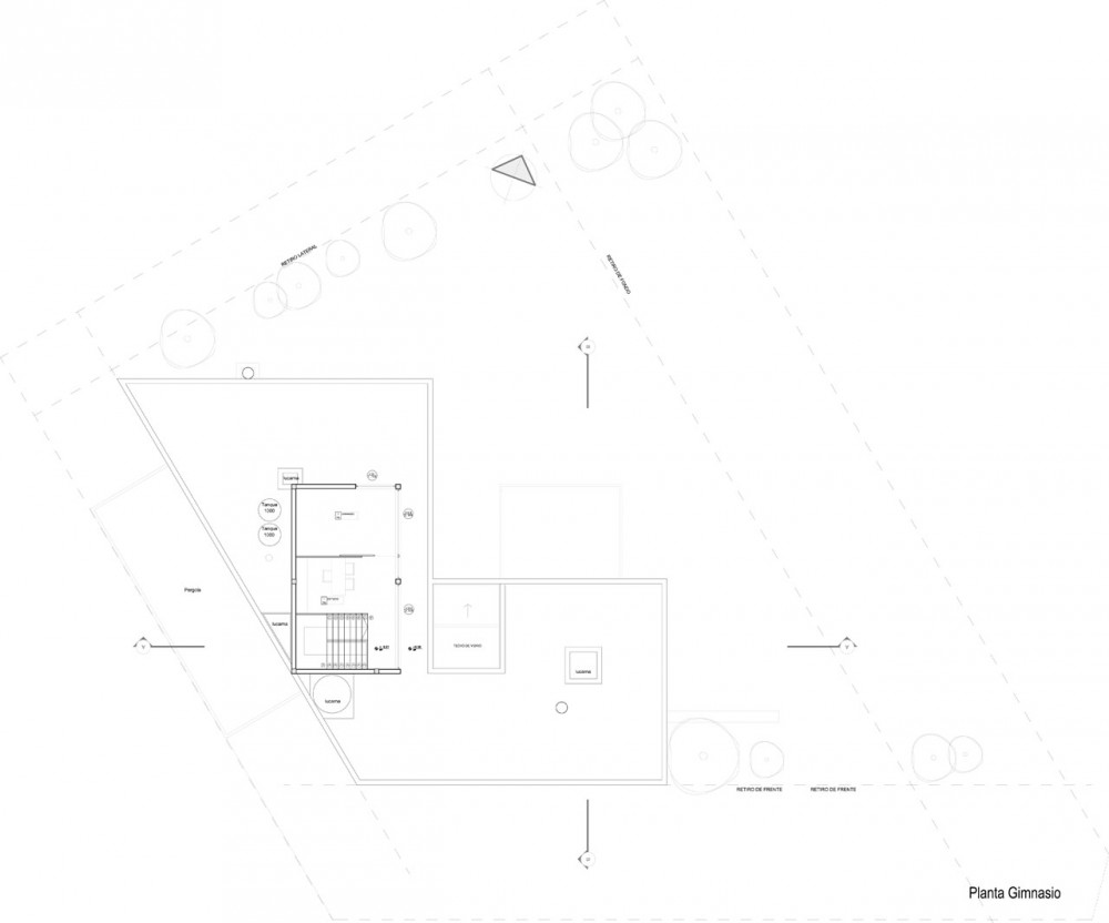 Carrara House / Andres Remy Arquitectos
