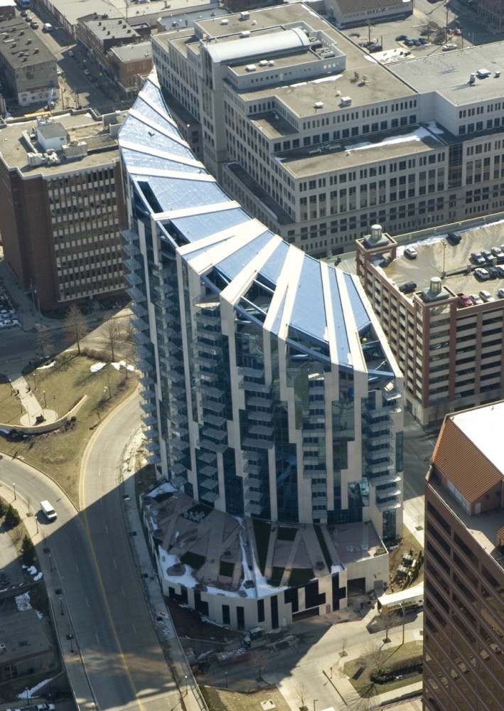 The Ascent at Roebling’s Bridge / Daniel Libeskind