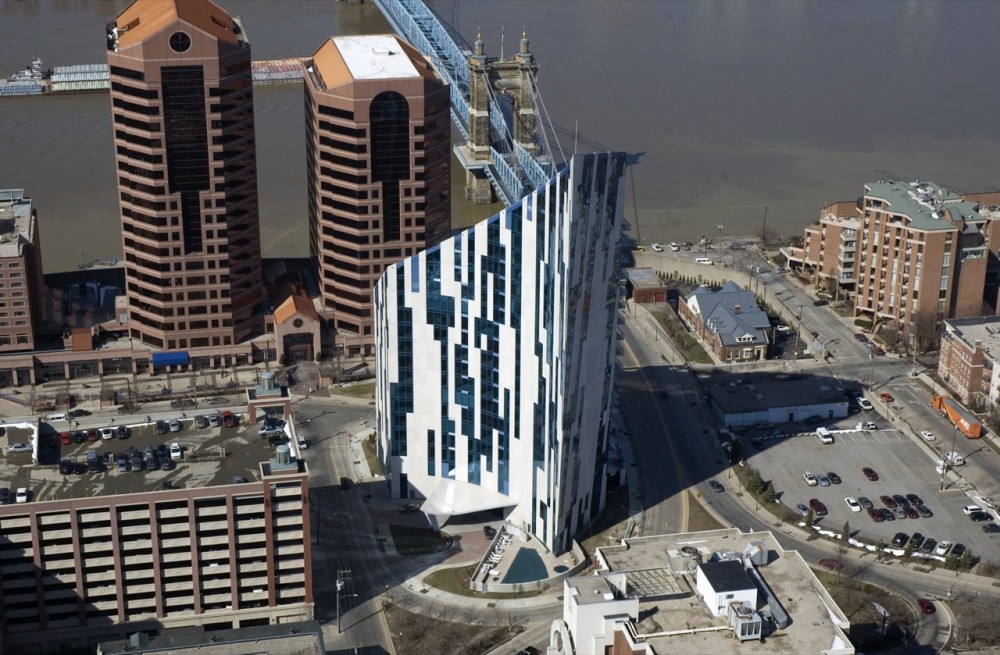The Ascent at Roebling’s Bridge / Daniel Libeskind