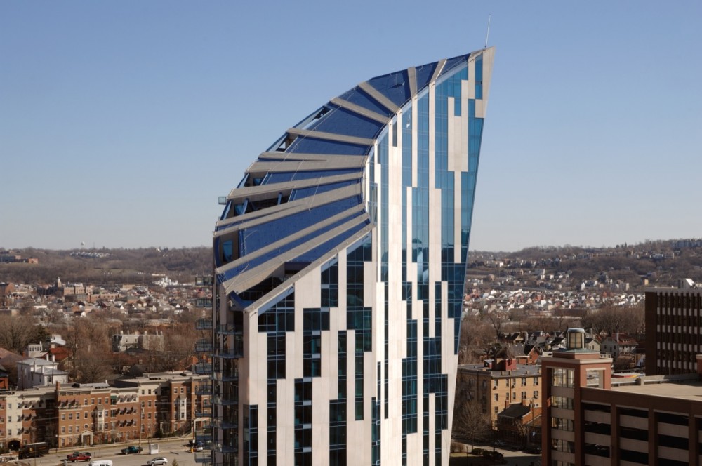 The Ascent at Roebling’s Bridge / Daniel Libeskind