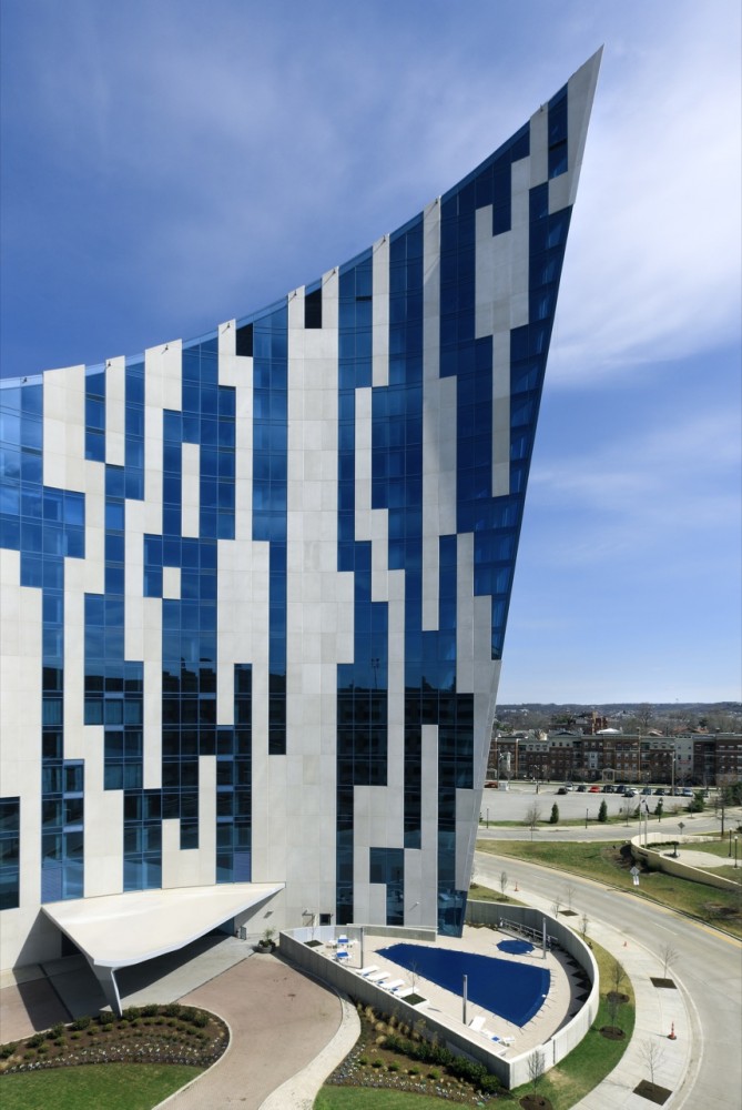 The Ascent at Roebling’s Bridge / Daniel Libeskind