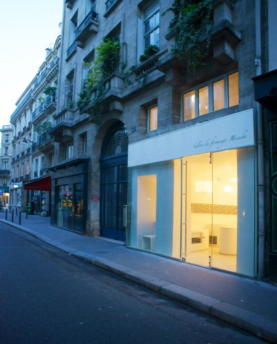 Salon Du Fromage / Kotaro Horiuchi Architecture