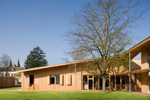 Mother And Baby Care Center / Atelier Zündel & Cristea