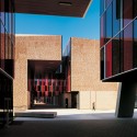 St Edward’s University New Residence and Dining Hall / Alejandro Aravena