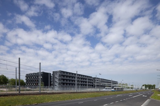 Zuiderzeeweg / Fact Architects