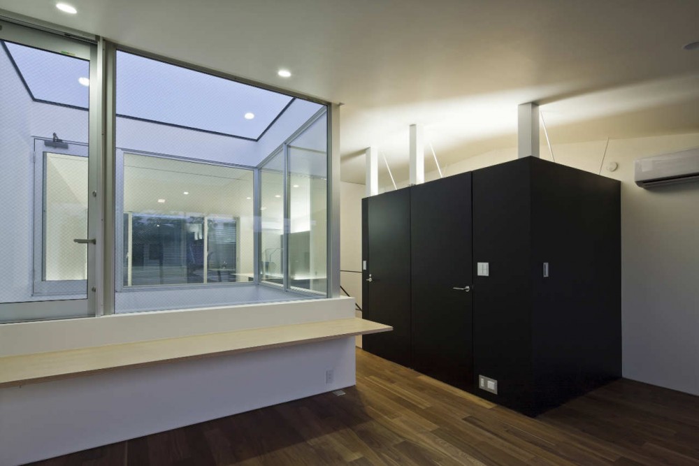 Lift / Apollo Architects & Associates
