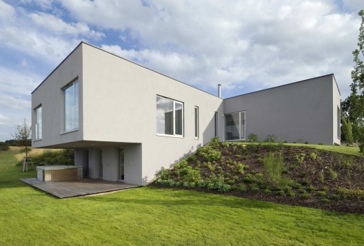 Villa In Dolni Dobrouc / Alexandr Skalický Architekt