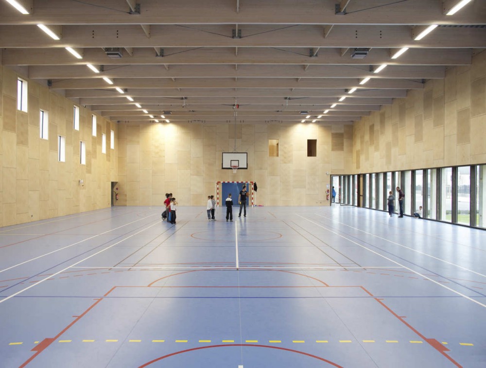 Calais Sporthall / RemingtonStyle