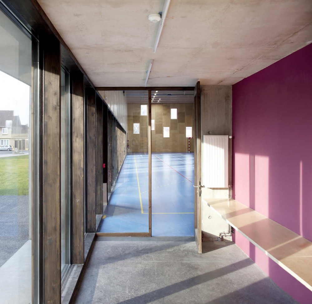 Calais Sporthall / RemingtonStyle