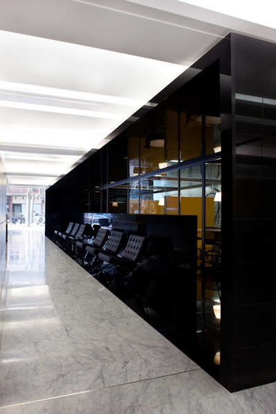 Asepeyo Building / Ventura Valcarce Arquitecto