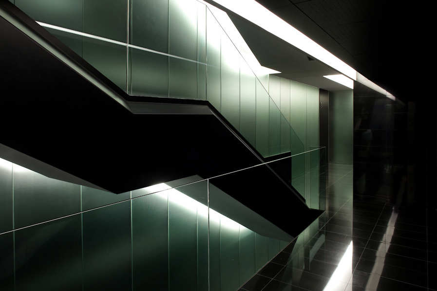 Asepeyo Building / Ventura Valcarce Arquitecto
