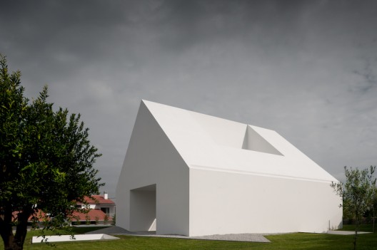 House In Leiria / Aires Mateus