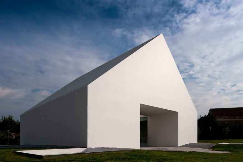 House In Leiria / Aires Mateus