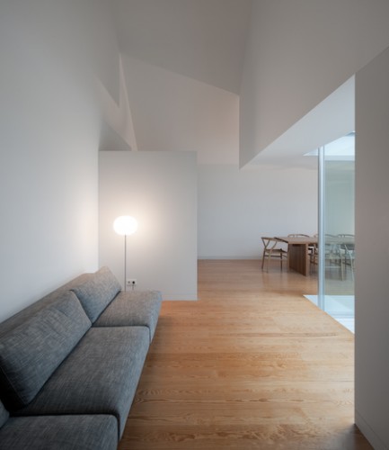 House In Leiria / Aires Mateus
