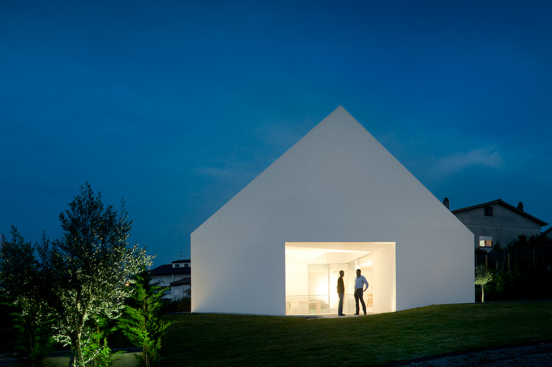 House In Leiria / Aires Mateus